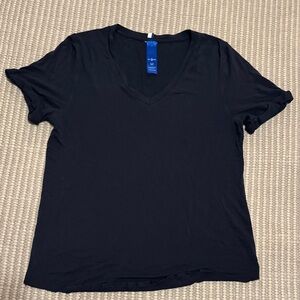 Kit and Ace Women's Black V-Neck Short Sleeve Tee